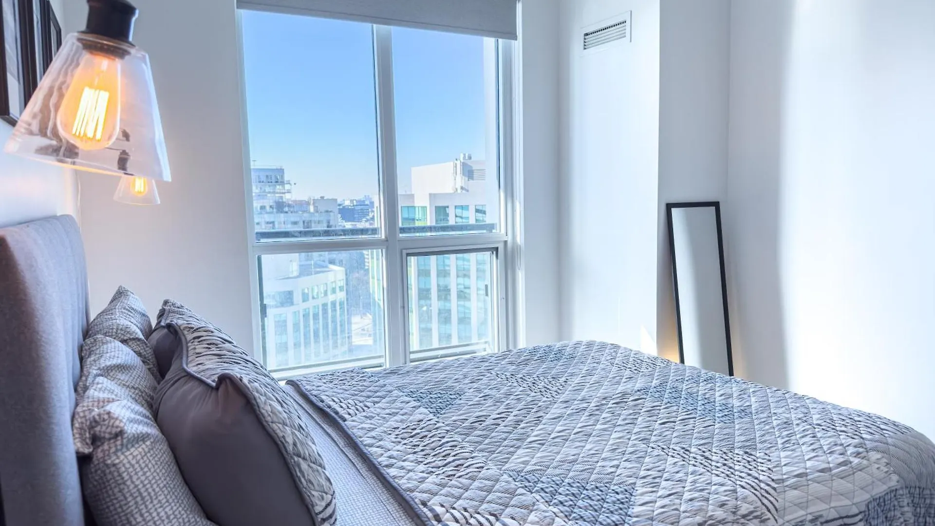 Comfort Front Suites Cn Tower View & Free Parking Toronto 0*,  Canada