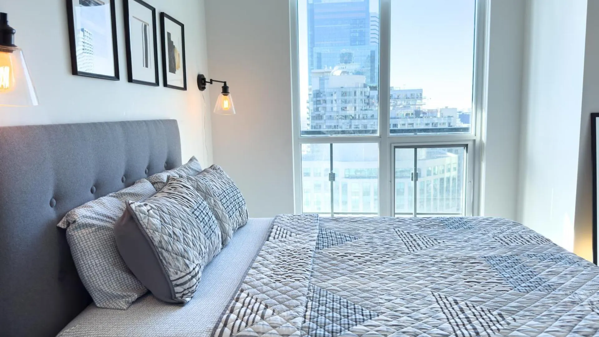 Apartment Comfort Front Suites Cn Tower View & Free Parking Toronto Canada