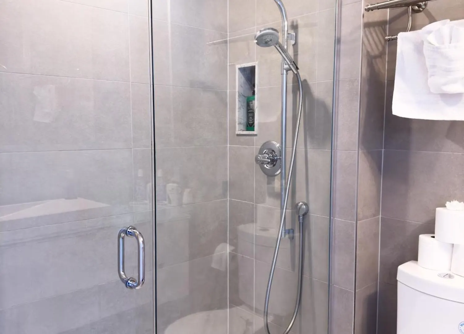 Comfort Front Suites Cn Tower View & Free Parking Toronto Apartment