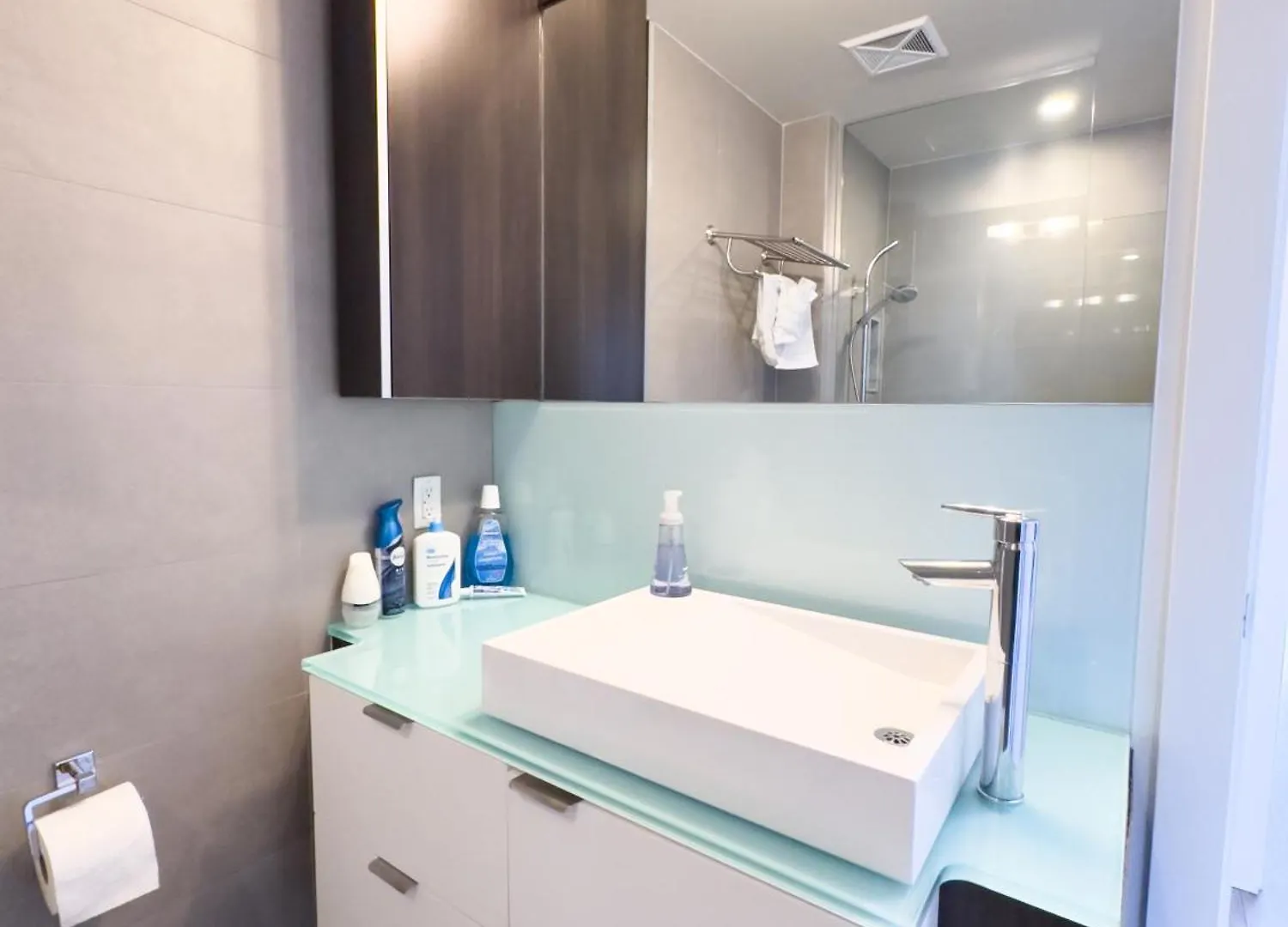 Apartment Comfort Front Suites Cn Tower View & Free Parking Toronto Canada