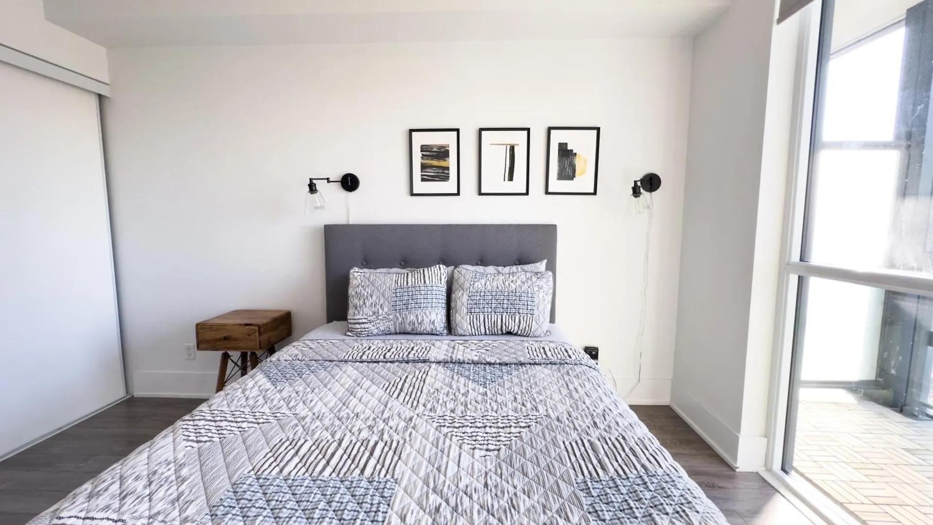 Comfort Front Suites Cn Tower View & Free Parking Toronto Apartment